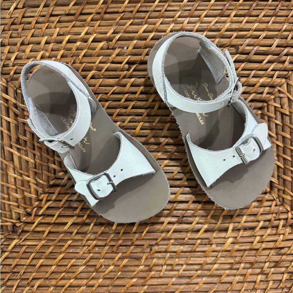 Salt Water Sandals by Hoy White Leather Sandals size 8 toddler
